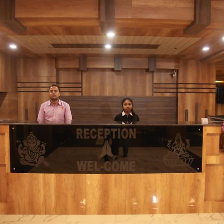 Hotel Royal Safari Chitwan Extérieur photo