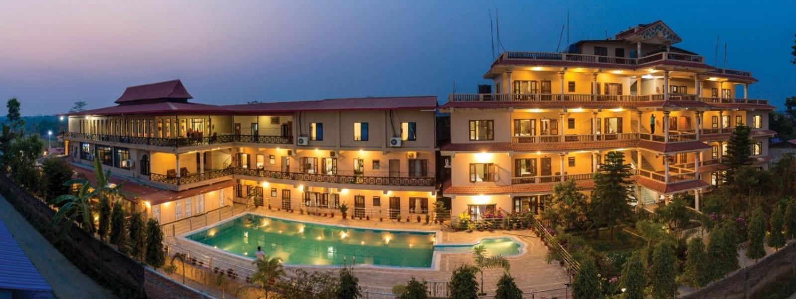Hotel Royal Safari Chitwan Extérieur photo